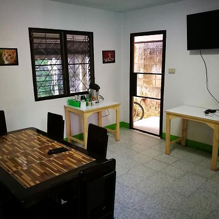 Stay With Jame Hostel Chiang Mai Extérieur photo